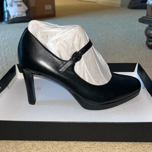 SHOES : 7.5 W NATURALIZER TALISSA , Black Leather